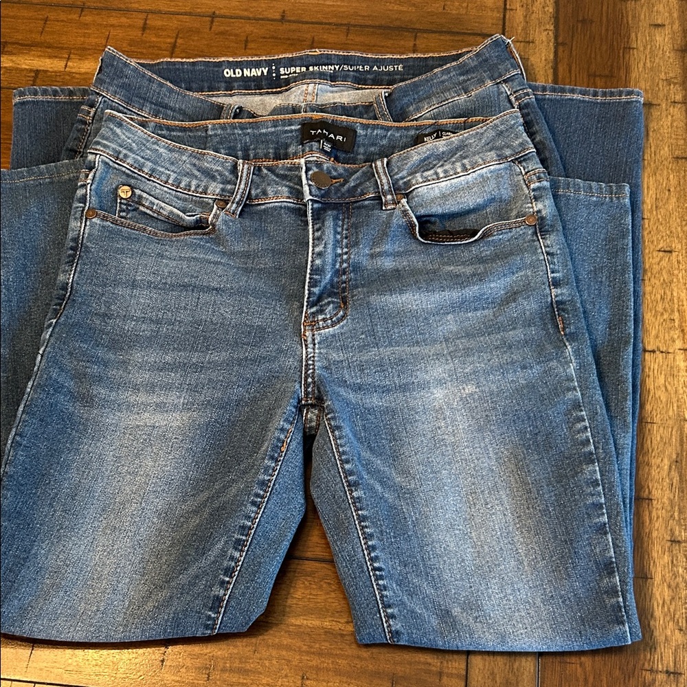 2- Pairs of Blue Woman’s Skinny Jeans Size 4 GUC